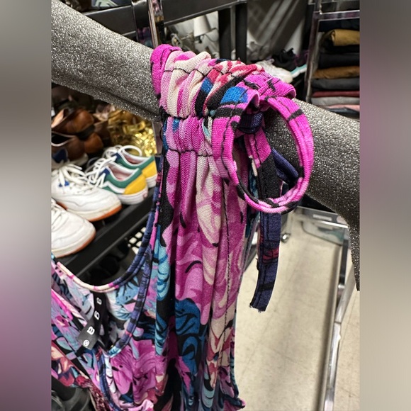 Ladies Dress - Picture 6 of 8